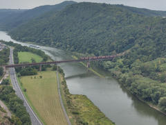 Mosel auf der linken Seite.