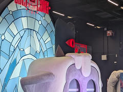 Riesiger Stand von Cult of the Lamb, das Spiel hat mir sehr gut gefallen, ich habe nicht ganz verstanden, ob sie hier eine Fortsetzung oder ein DLC oder was auch immer angekündigt haben. Für meinen Geschmack zu wenig Blut.