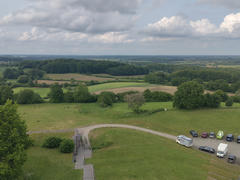 Blick vom Berg. Links unten sieht man die Zimmer.