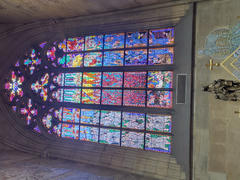 It has so beautiful windows